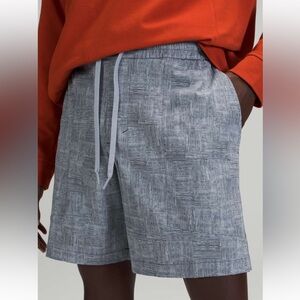 Lululemon Men’s Bowline Short 8" *Ventlight Offset Stripe Chambray size Large